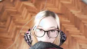 I became a fan of a girl on site and she showed up to thank for it by giving a blowjob and facial