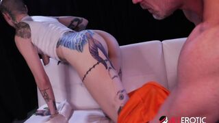 Tattooed prisoner Titi Ramone fucks the detective
