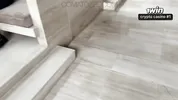 She was waiting for her boyfriend, but he didn't come
