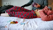 مامان خوانده مریض بود کیخواستم حالشو خوب کنم حشری شدم دلمو نشکست گذاشت تو کصش ارضا شم homemade