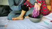 مامان خوانده مریض بود کیخواستم حالشو خوب کنم حشری شدم دلمو نشکست گذاشت تو کصش ارضا شم homemade
