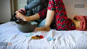 مامان خوانده مریض بود کیخواستم حالشو خوب کنم حشری شدم دلمو نشکست گذاشت تو کصش ارضا شم homemade