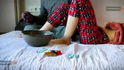 مامان خوانده مریض بود کیخواستم حالشو خوب کنم حشری شدم دلمو نشکست گذاشت تو کصش ارضا شم homemade