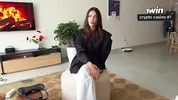 A sexy stranger came out on top in a dispute over an apartment rental