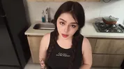 Le hago un favor a la amiga culona de mi hermanastra