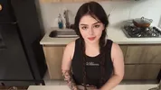 Le hago un favor a la amiga culona de mi hermanastra
